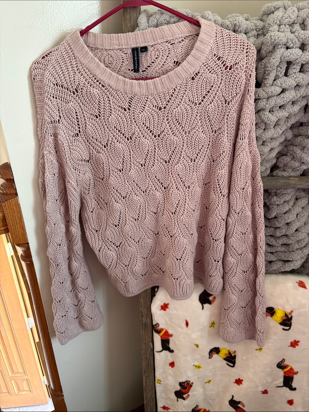 Open-Knit Crewneck Sweater in Dusty Rose